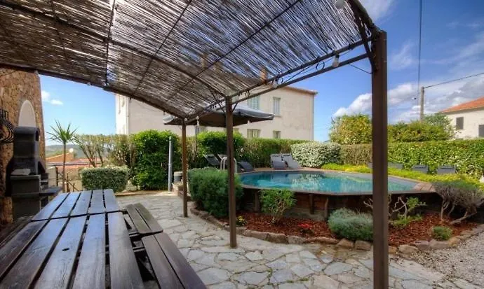 A L'ombre Du Clocher * Calenzana